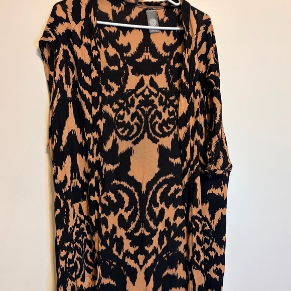 Vince Camuto Tops - Vince Camuto Black and Tan Cardigan